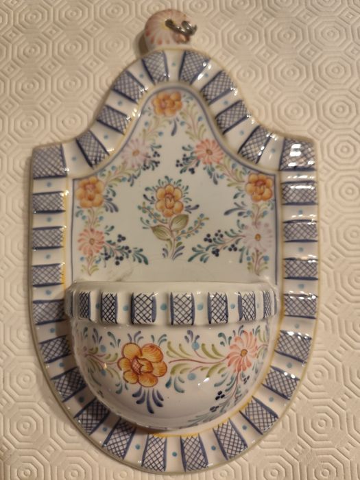 Pia de Água Benta de Valadares, a cerâmica de Gaia Pintura Manual