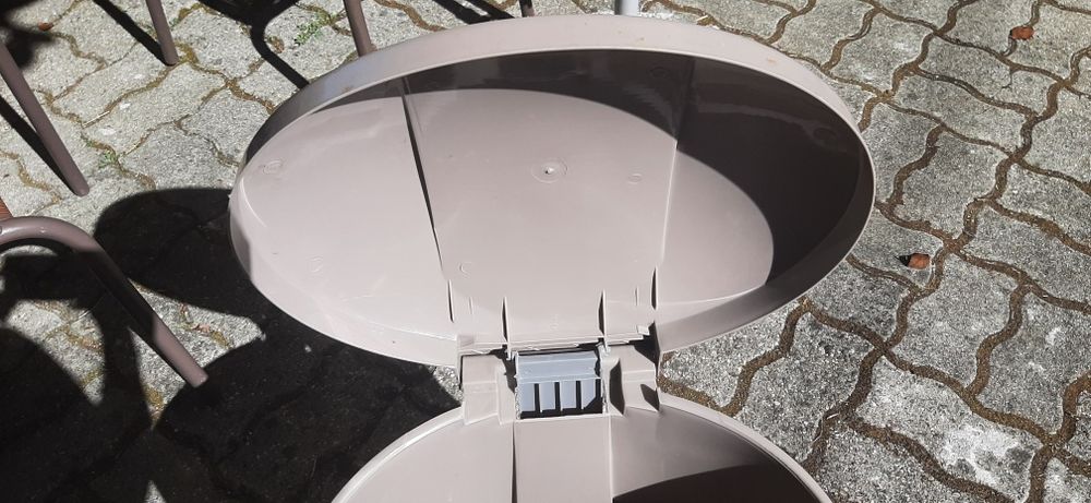 Contentor 30L em PEAD com pedal