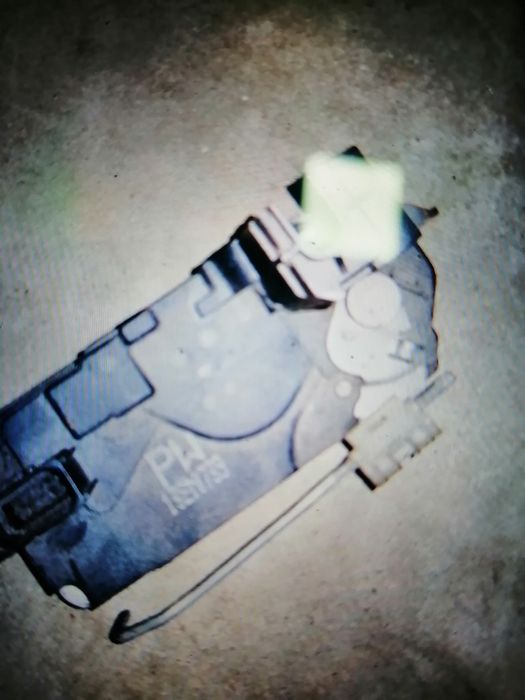 Fecho porta trás esquerda