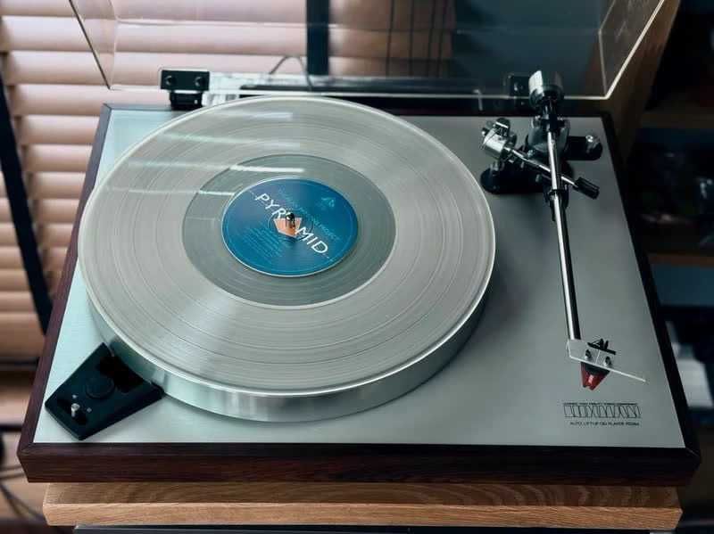 Gramofon Luxman PD264