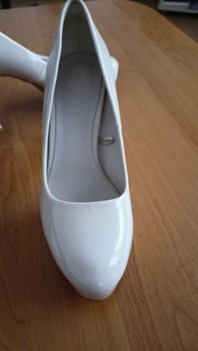 Buty damskie na obcasie -eleganckie