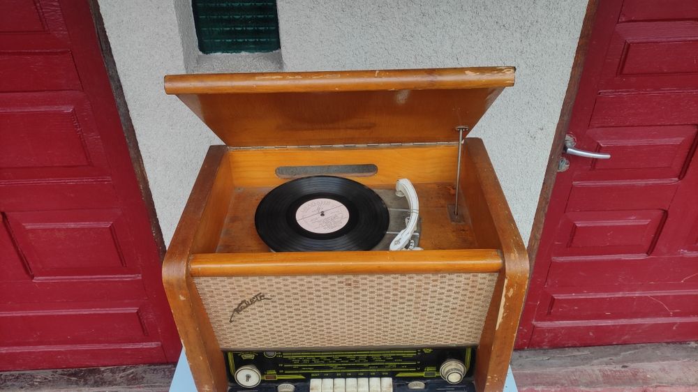 Радіола Комета стан на фото