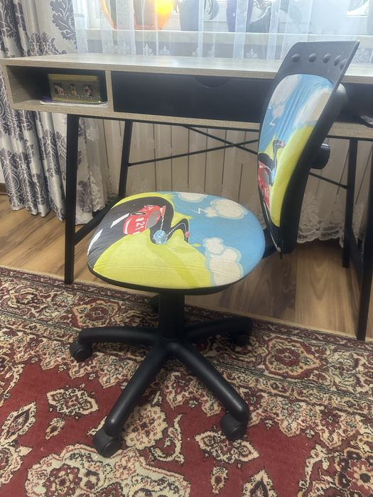 Продам стул для школи, стіл Jysk