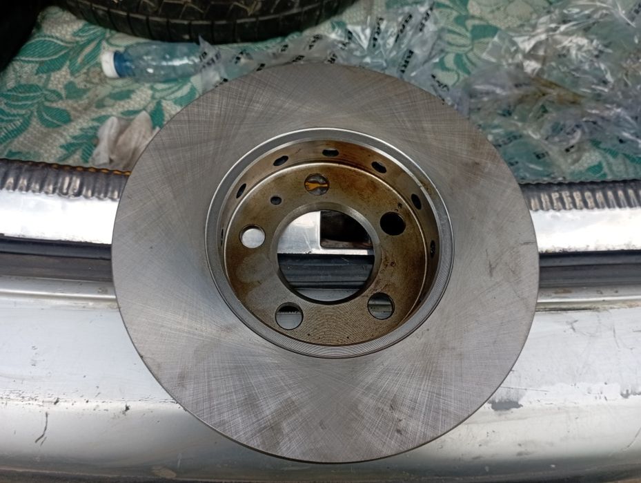 Продам диски гальмівні передні на Polo Нові