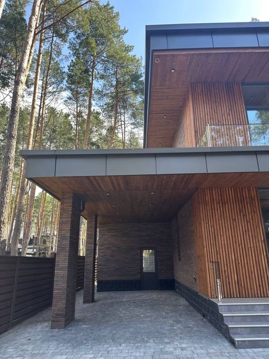 Продаж ексклюзивного будинку в лісі.