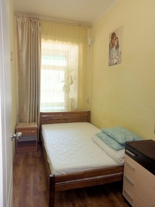 Сдам комнату длительно.  Центр города.