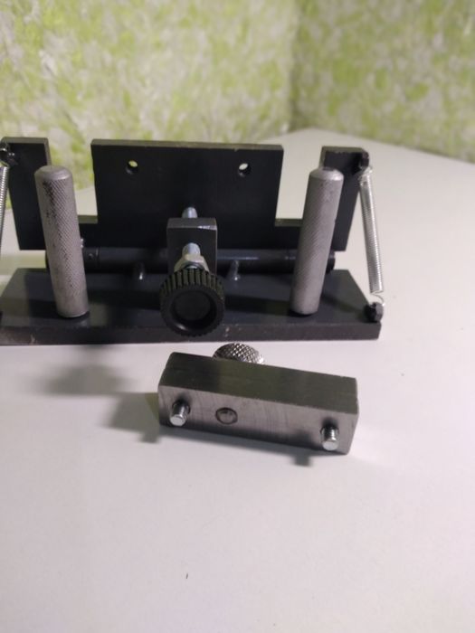 Приспособа для спусків ножа