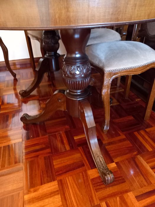 Mesas de jantar usada como nova