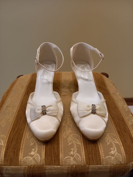 Buty ślubne ekri, wizytowe rozm. 34,35,36