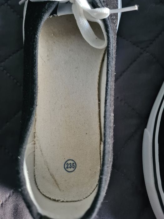 Sprzedam damskie tenisowki 35,5