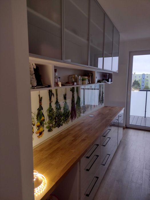 Meble na wymiar - stolarz - kuchnie, szafy, zabudowy, łazienki, stoły