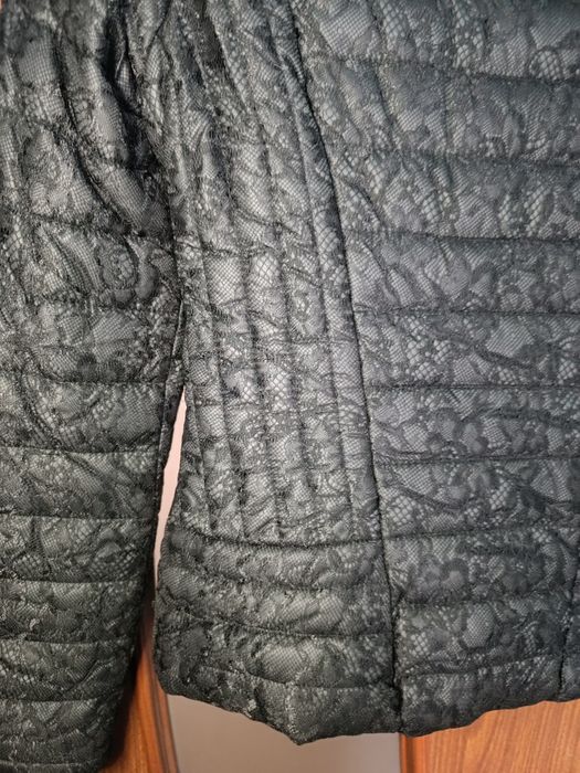 Ocieplana kurtka z koronką