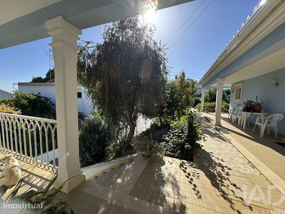 Moradia isolada T4 em Serra e Junceira de 204,5 m2