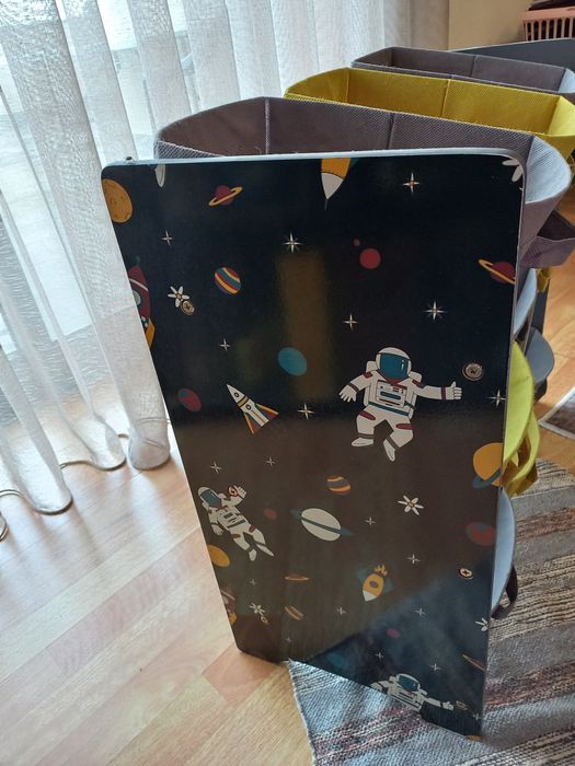 Móvel com divisórias