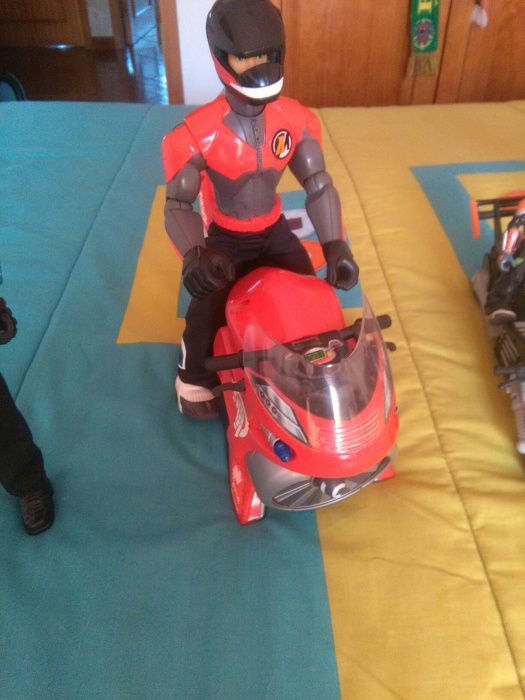 Action Man Assorted, Hulk and Iron Man64286301628803120