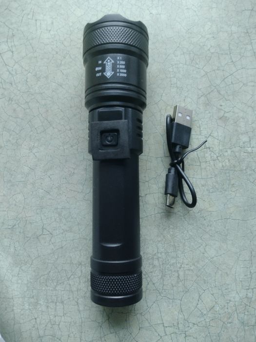 Latarka taktyczna LED 2000 lm nowa