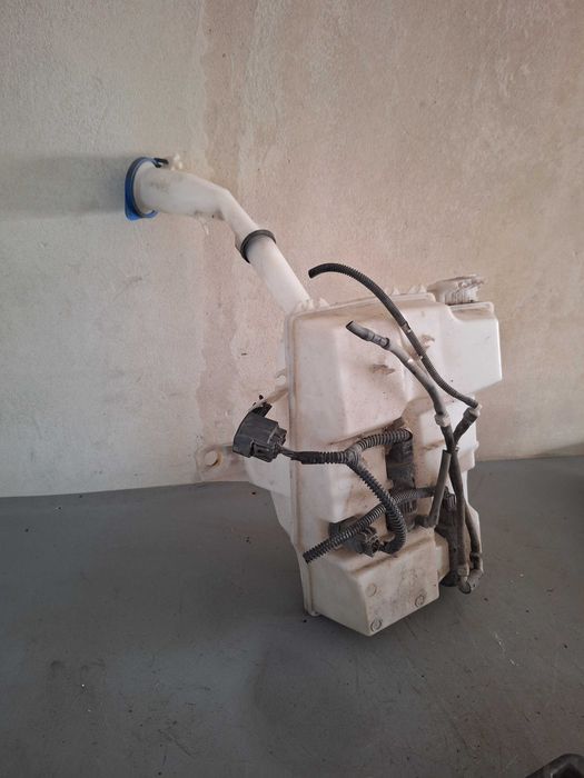 Zbiorniczek spryskiwaczy Xenon Ford Focus Mk3 10-14r