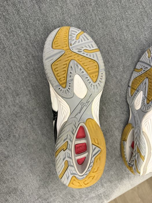 Волейбольні кросівки Mizuno р 46,5