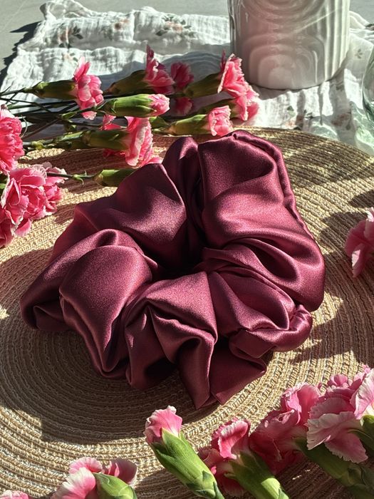 Jedwabna scrunchie do włosów, gumka jedwab włosy