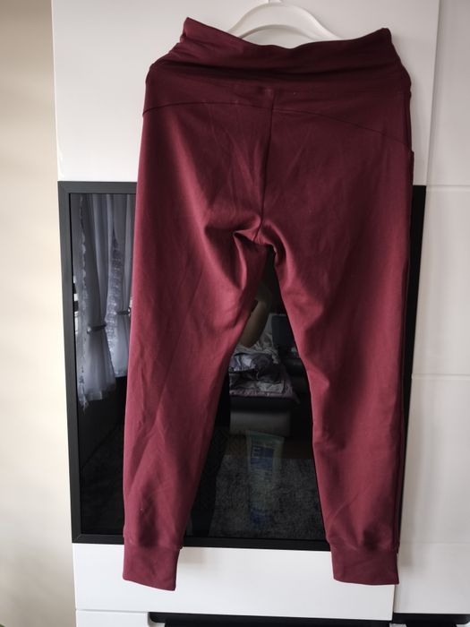 Spodnie dresowe bordo