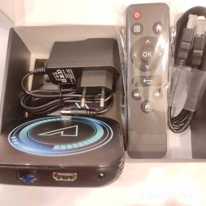 TV BOX смарт приставка VONTAR 4/32 Гб Allwinner H618 Android 12