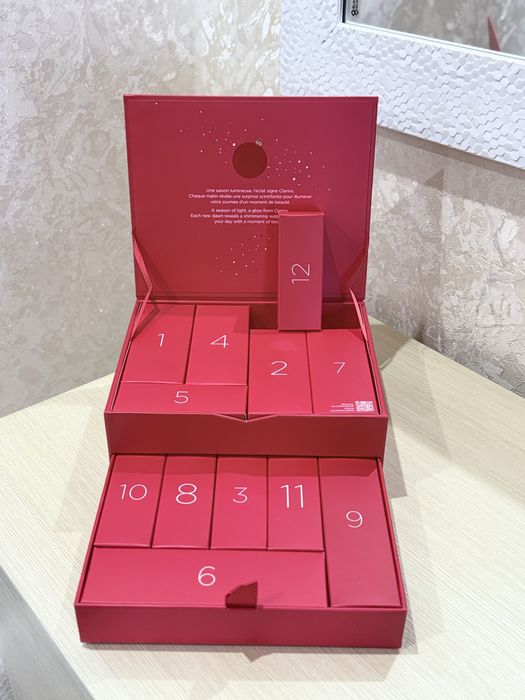 Clarins Advent Calendar 12 Holiday Season. Новий. Оригінал
