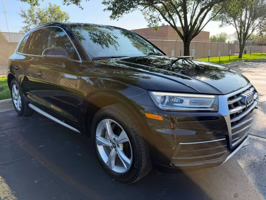 Audi Q5      2020