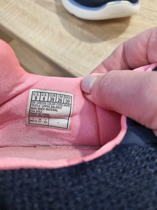 Жіночі кросівки Skechers 39розміру