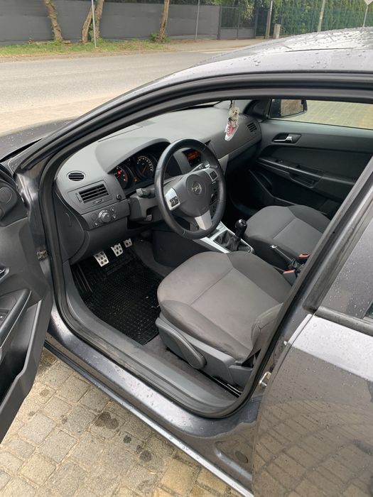 Opel Astra 2011 nowy rozrad pelny VAT
