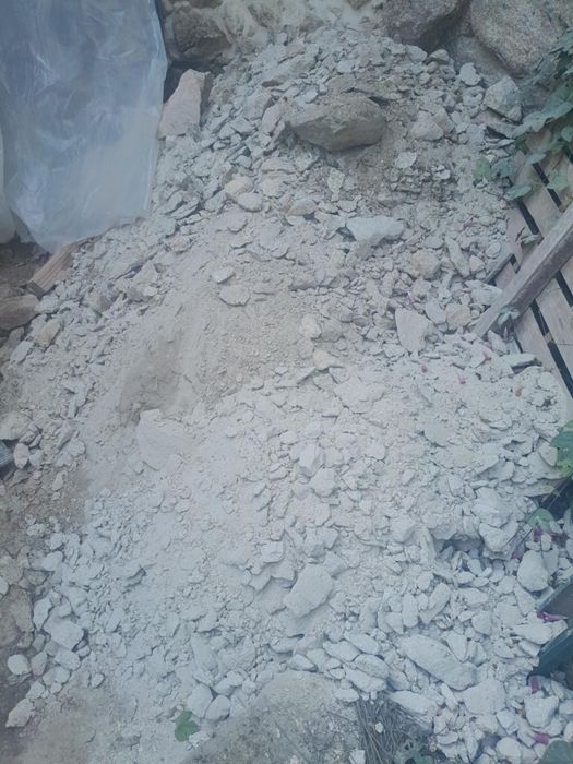 Faço cargas e descargas de entulho