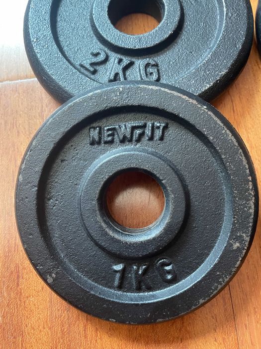 Conjunto de musculação NEWFIT – barra + 6 kg em pesos