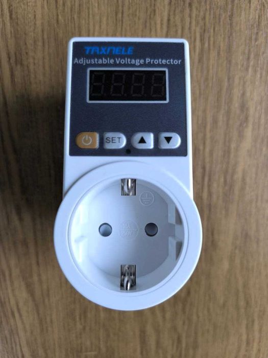 Реле напруги відсікач регульовані в розетку TAXNELE і TOMZN НОВІ, ОПТ