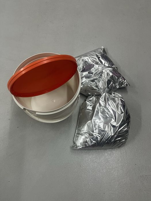 Klej do parkietu w opakowaniu zastepczym