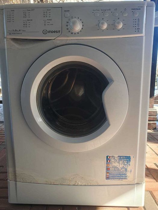 Пралку Indesit продам