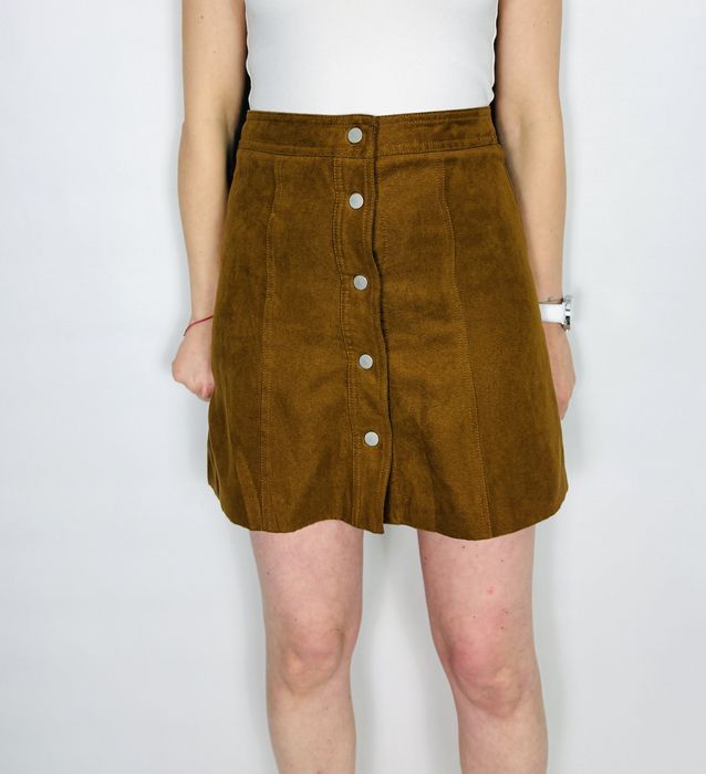 Karmelowa zamszowa mini spódnica na guziki S 36 H&M