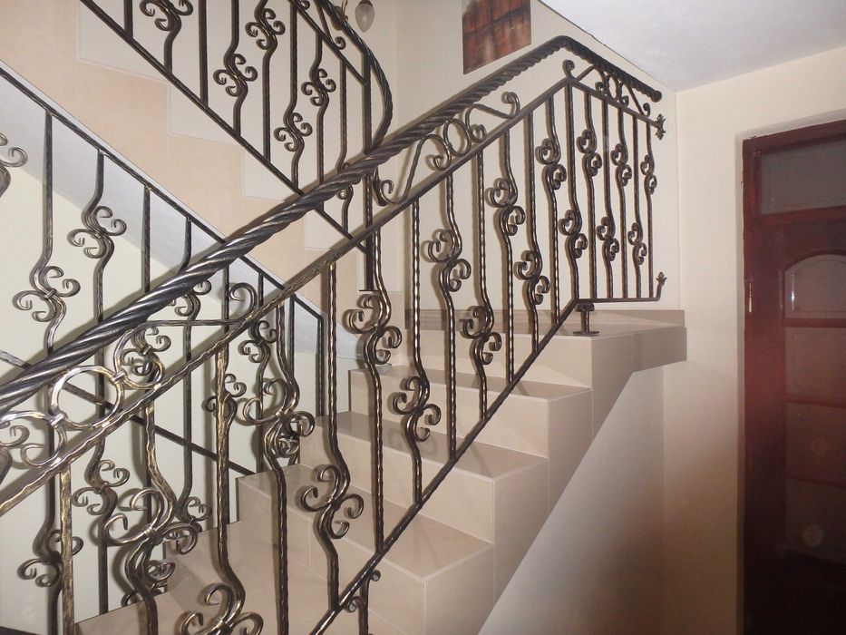 Balustrady kute - zewnętrzne i wewnętrzne