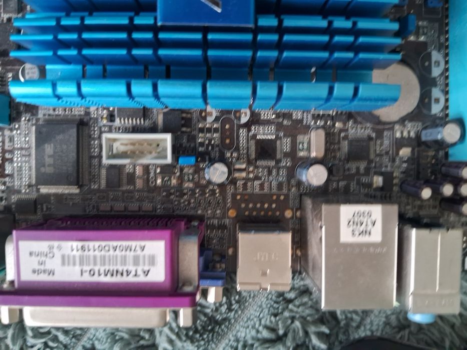 Материнська плата