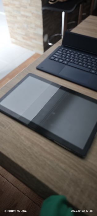 Vendo tablet com teclado da Media teck,  com 128g de armazenamento