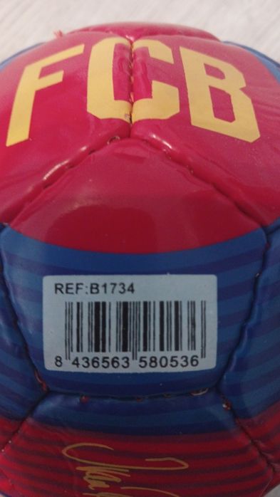 М'яч сувенірний Барселони з підписами команди