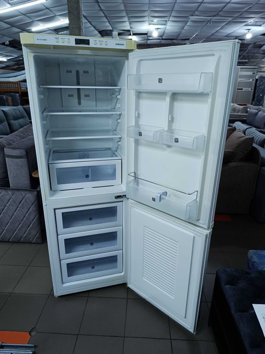 Двокамерний холодильник Samsung RL-33 EBSW