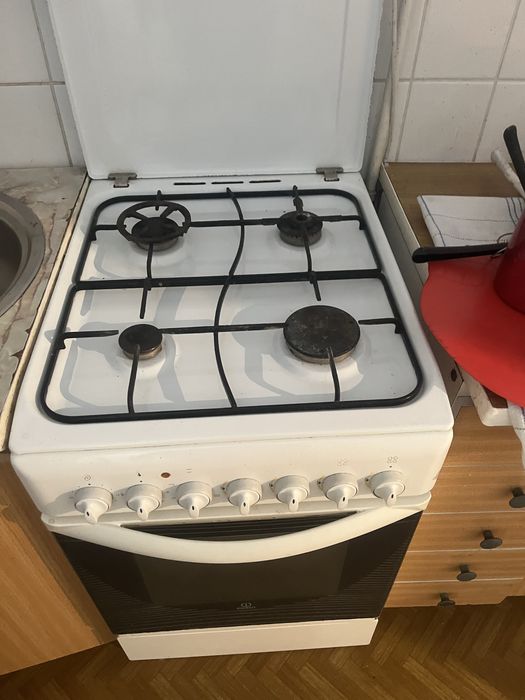 Kuchenka gazowo elektryczna sprawna