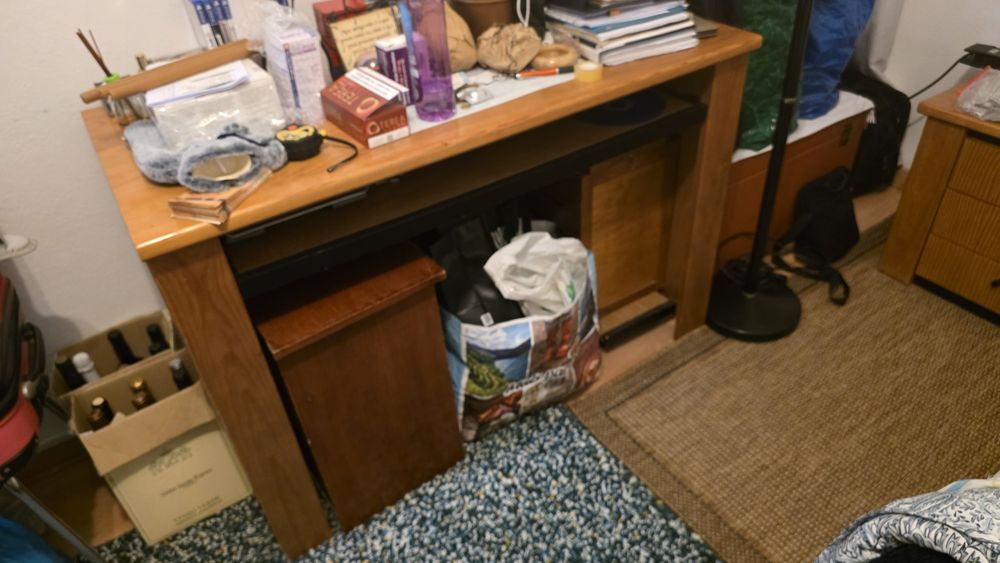 Secretária de quarto