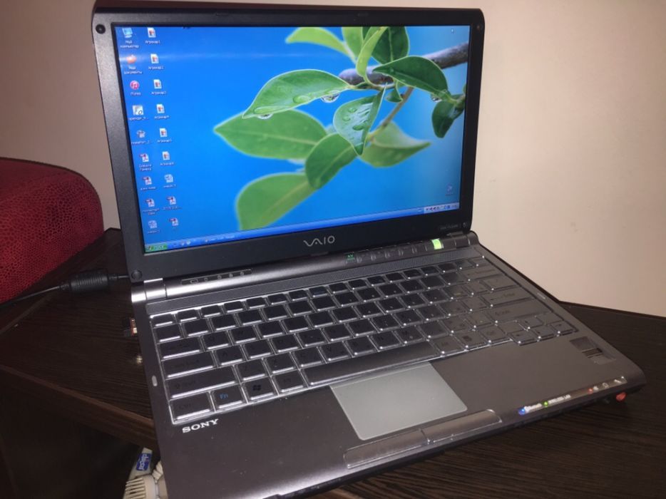 Ноутбук 10.1 Sony VAIO PCG-4H2P + моб. телефон Sony Arc