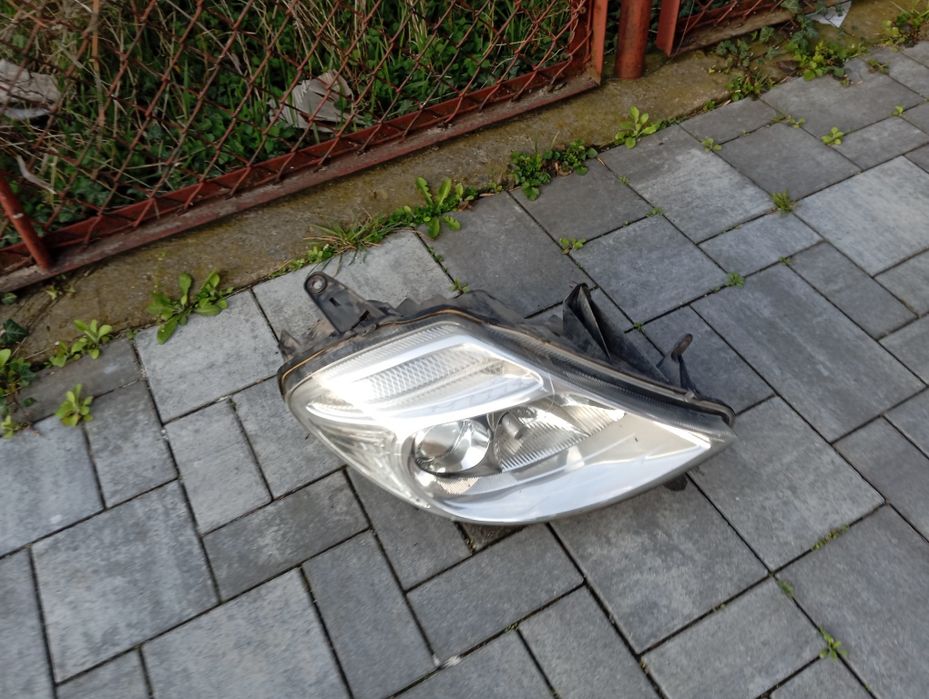 Lampa reflektor prawy przód Citroen C8 Oryginał Europa
