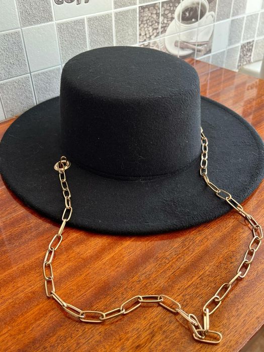 Капелюх жіночий, чорний