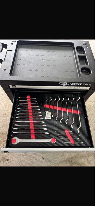 Vendo carrinho de ferramentas com 7 gavetas rodas e fechadura