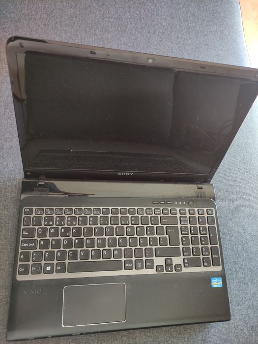 Portátil Sony Vaio SVE151G11M