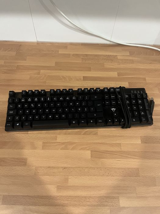 Teclado gamer com luzes