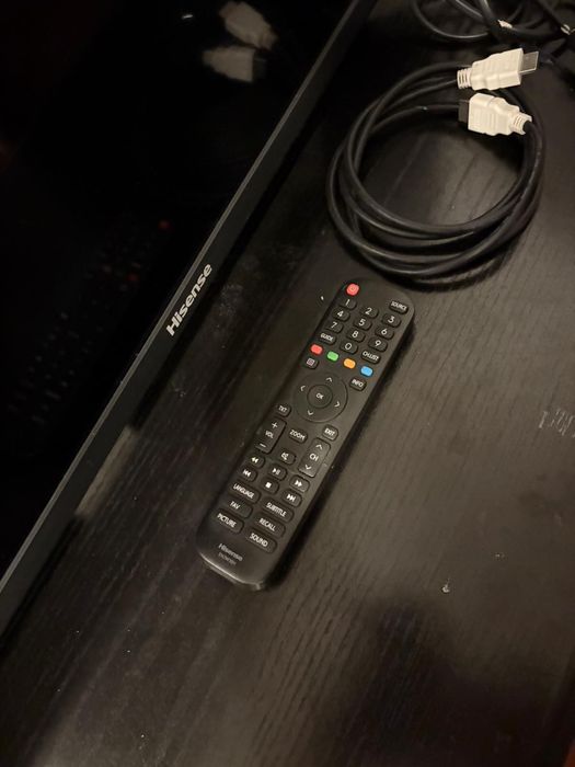 TV HISENSE “32” pouco tempo de uso.
