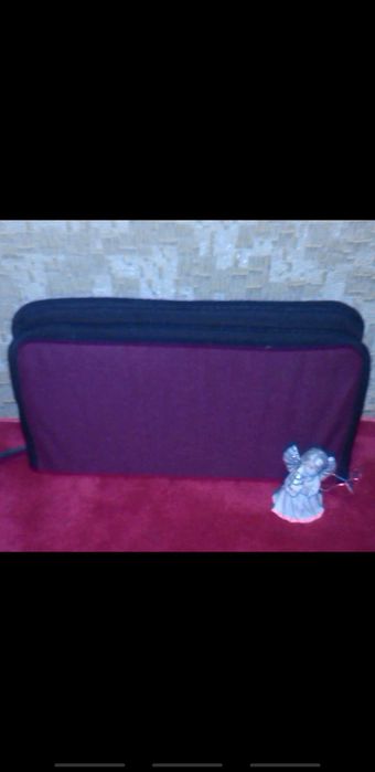 Органайзер с файлами на молнии